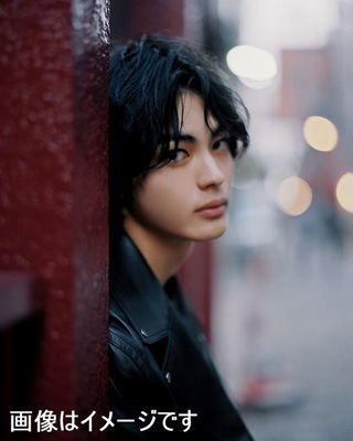 神尾楓珠 ファースト写真集『Continue』【HMV限定カバー版】 : 神尾楓
