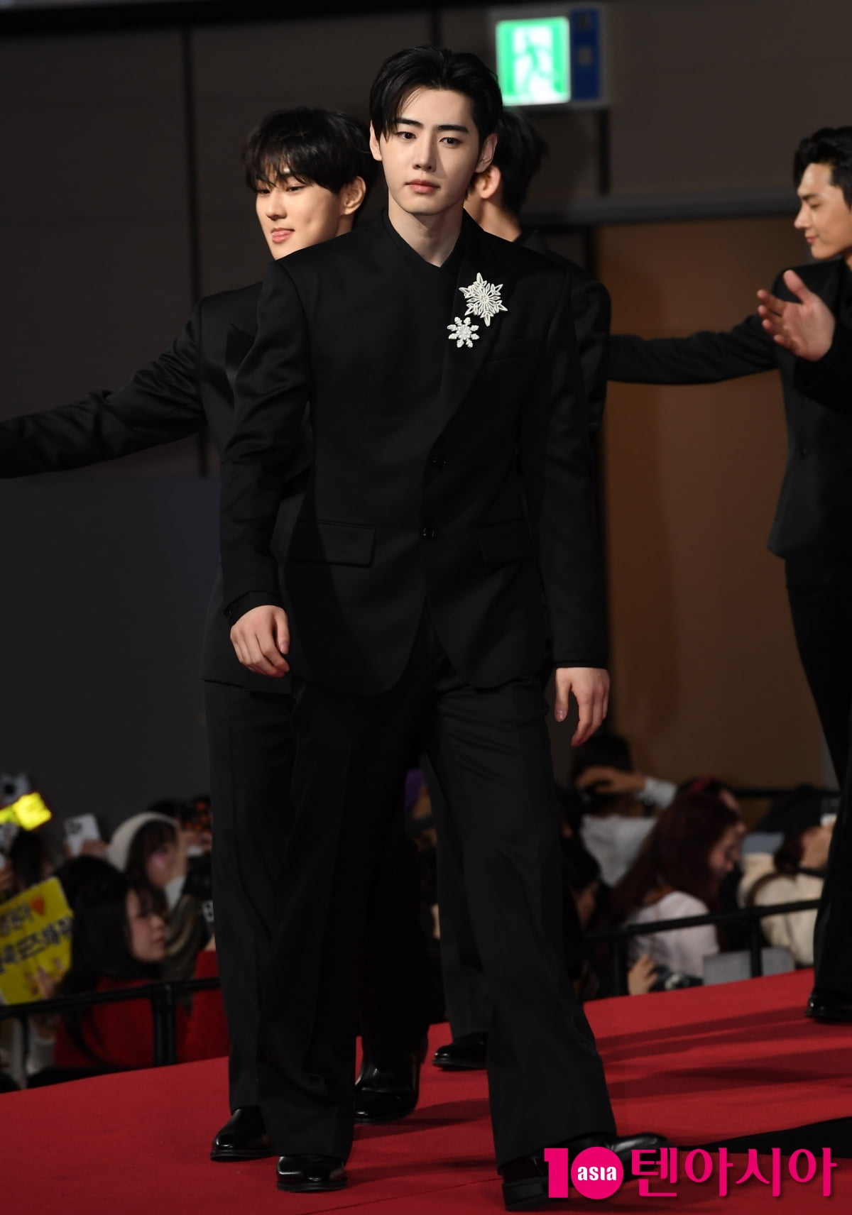 ENHYPENのソンフン、2025 SBS歌謡大典レッドカーペットに登場