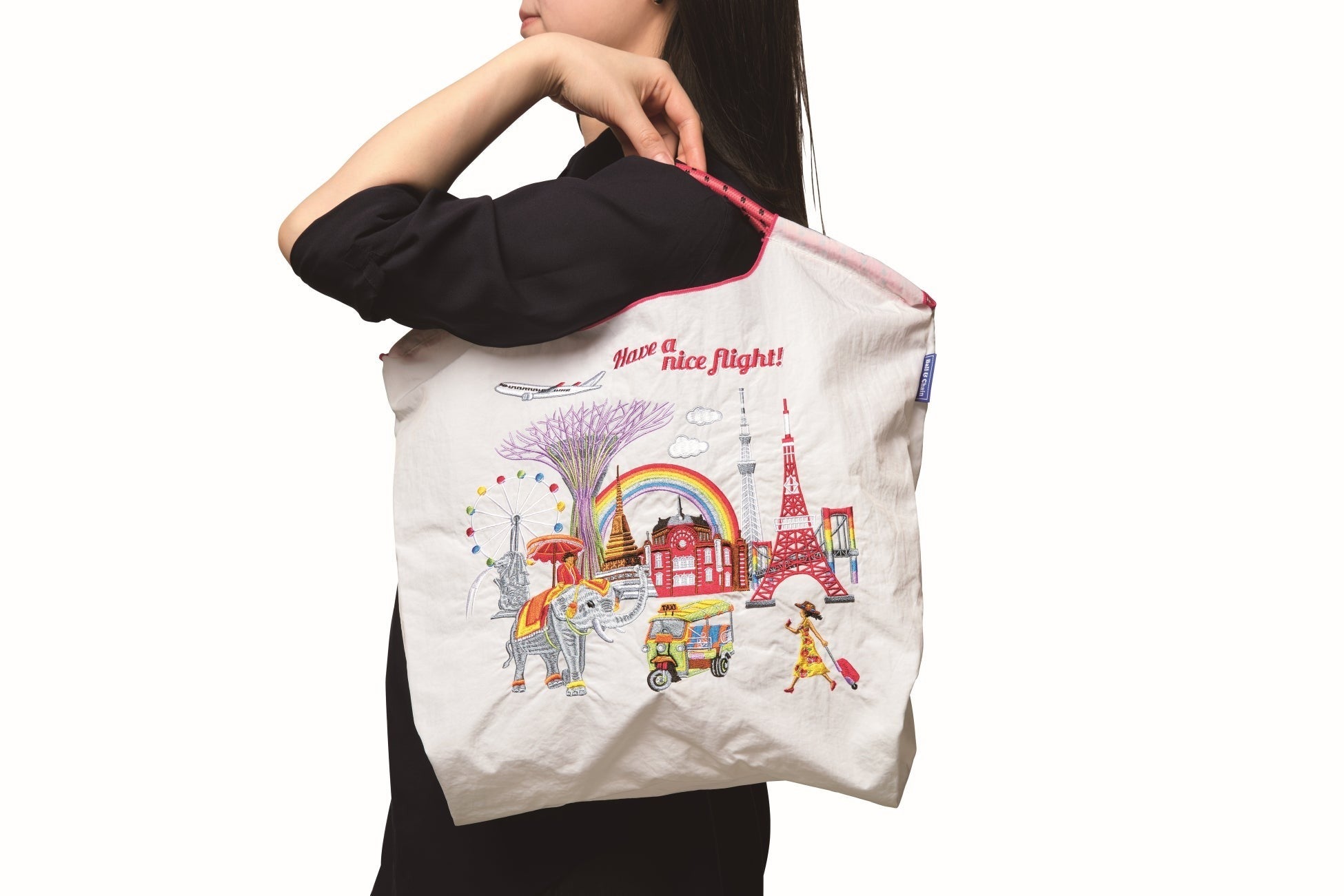 画像】JALがあの人気バッグと再び限定コラボ！飛行機デザインが可愛い
