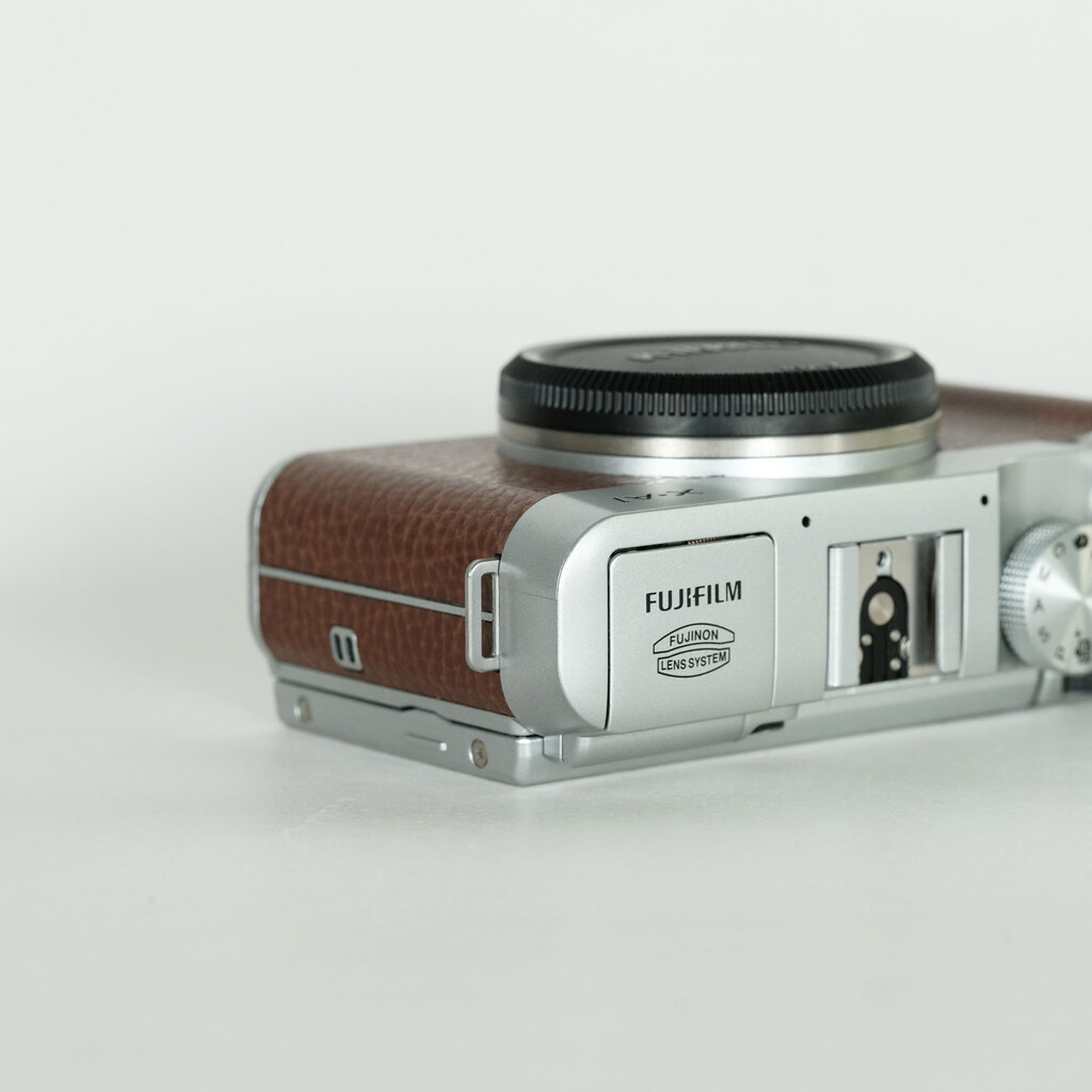 FUJIFILM X-A1 ボディ ブラウンの出品 | ONE SCENE（ワンシーン）