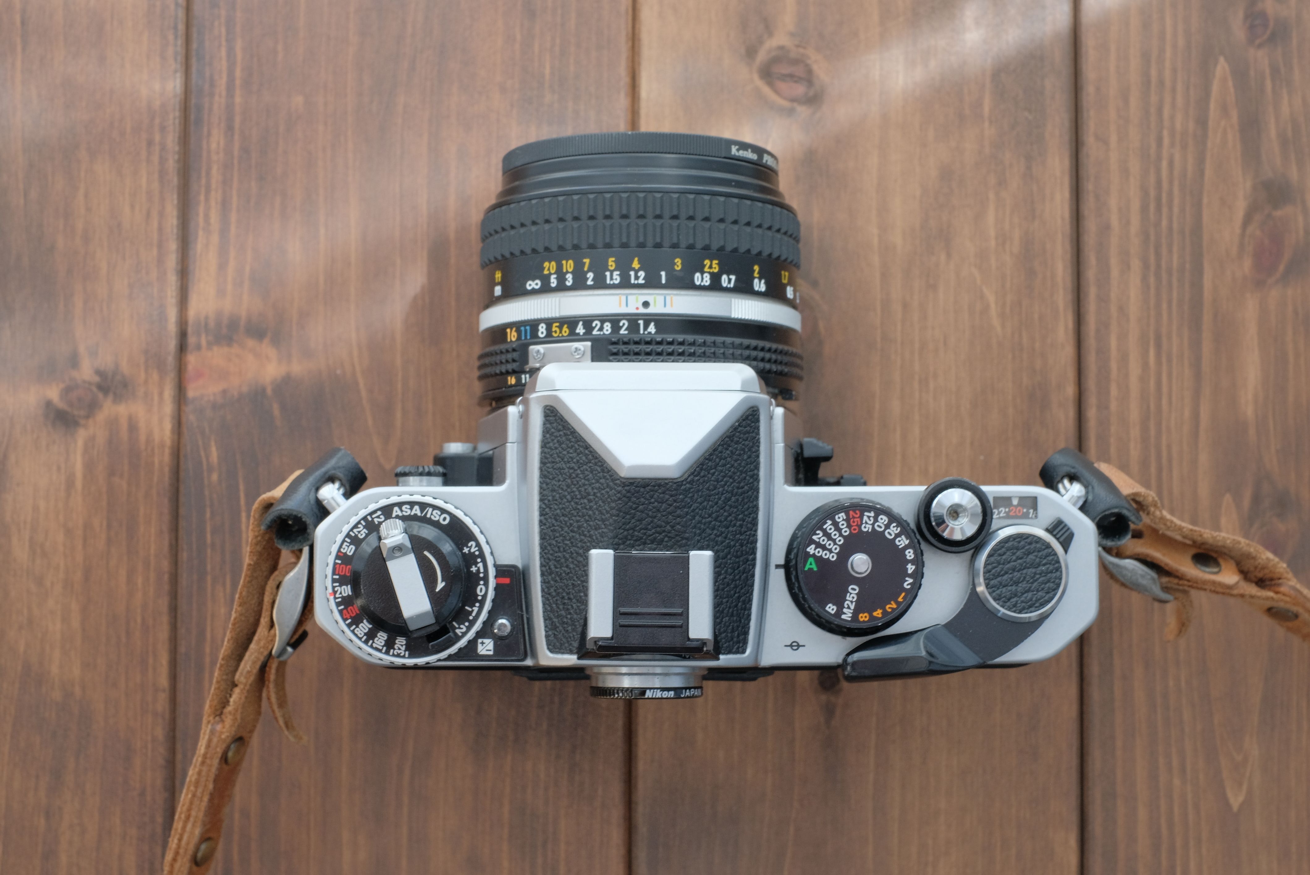 Nikon FE2を徹底解説。作例からおすすめレンズまで | ONE SCENE（ワン