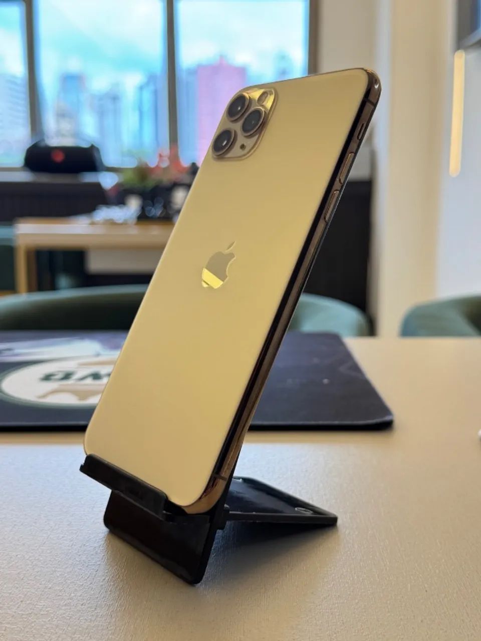 iPhone 11 Pro Max 64GB Gold - SEMINOVO - LOJA FÍSICA - Celulares e