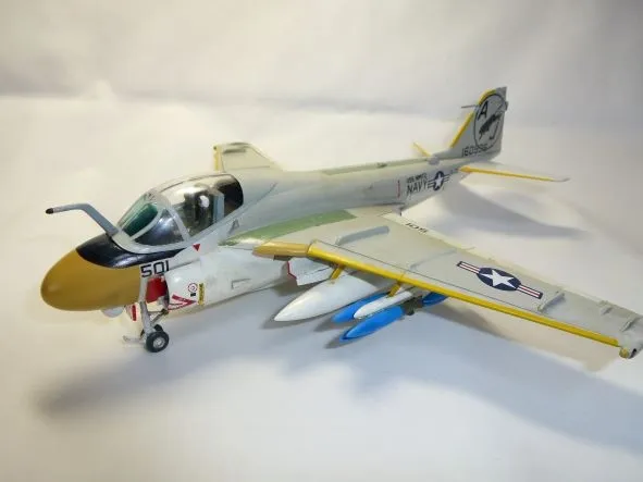1/72 米海軍 グラマン A-6E イントルーダー｜飛行機・AERO｜プラモデル