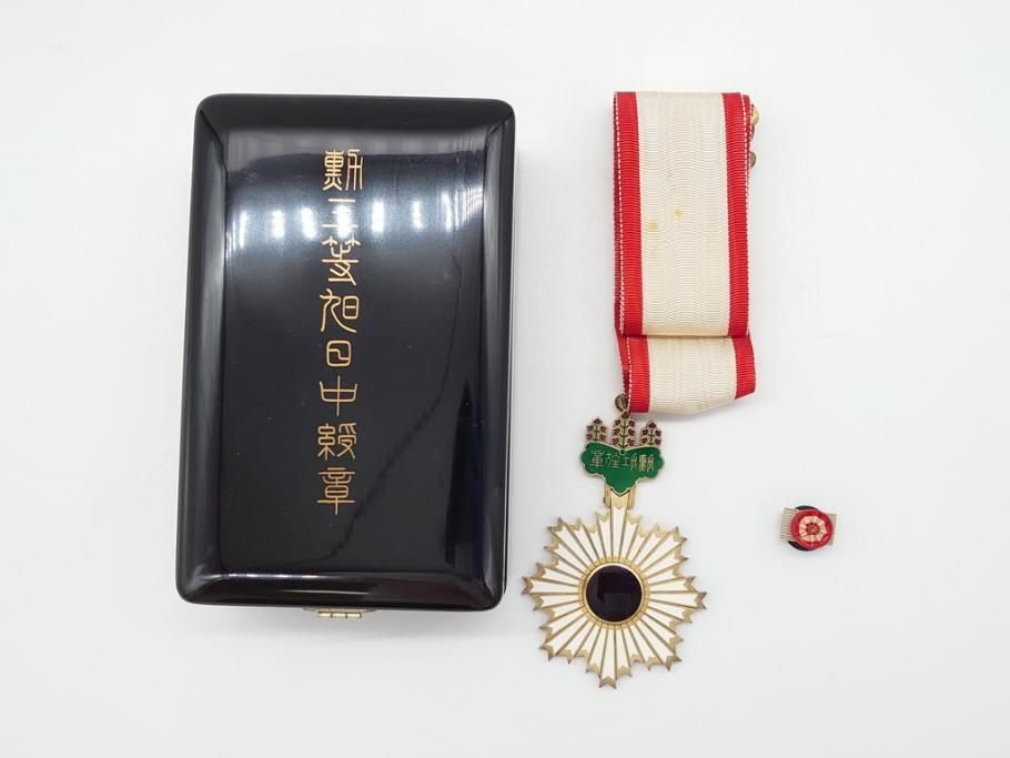 公式】アンティーク家具ラフジュ工房商品詳細ページ古い勲章 勲三等