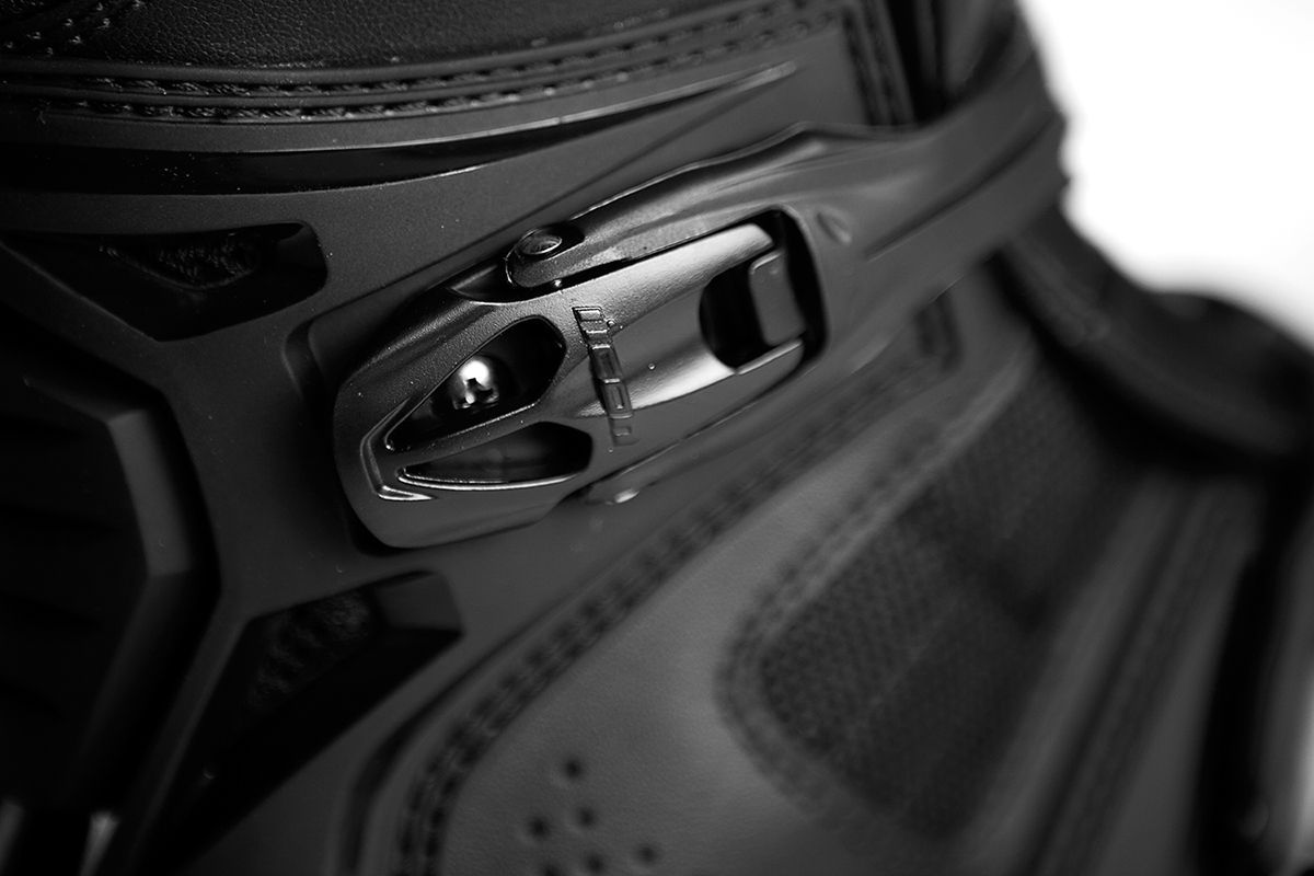 Webike | ICON アイコン FIELD ARMOR 2 BOOT フィールド・アーマー2