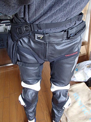 レザーパンツからRS TAICHI:アールエスタイチの口コミ・動画