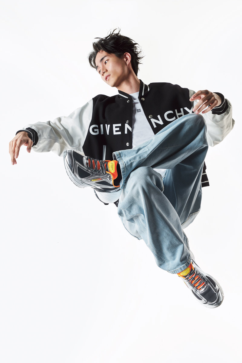 賀来ゆうじがGIVENCHYスニーカー「TK-MX」を描く！ コラボマンガ