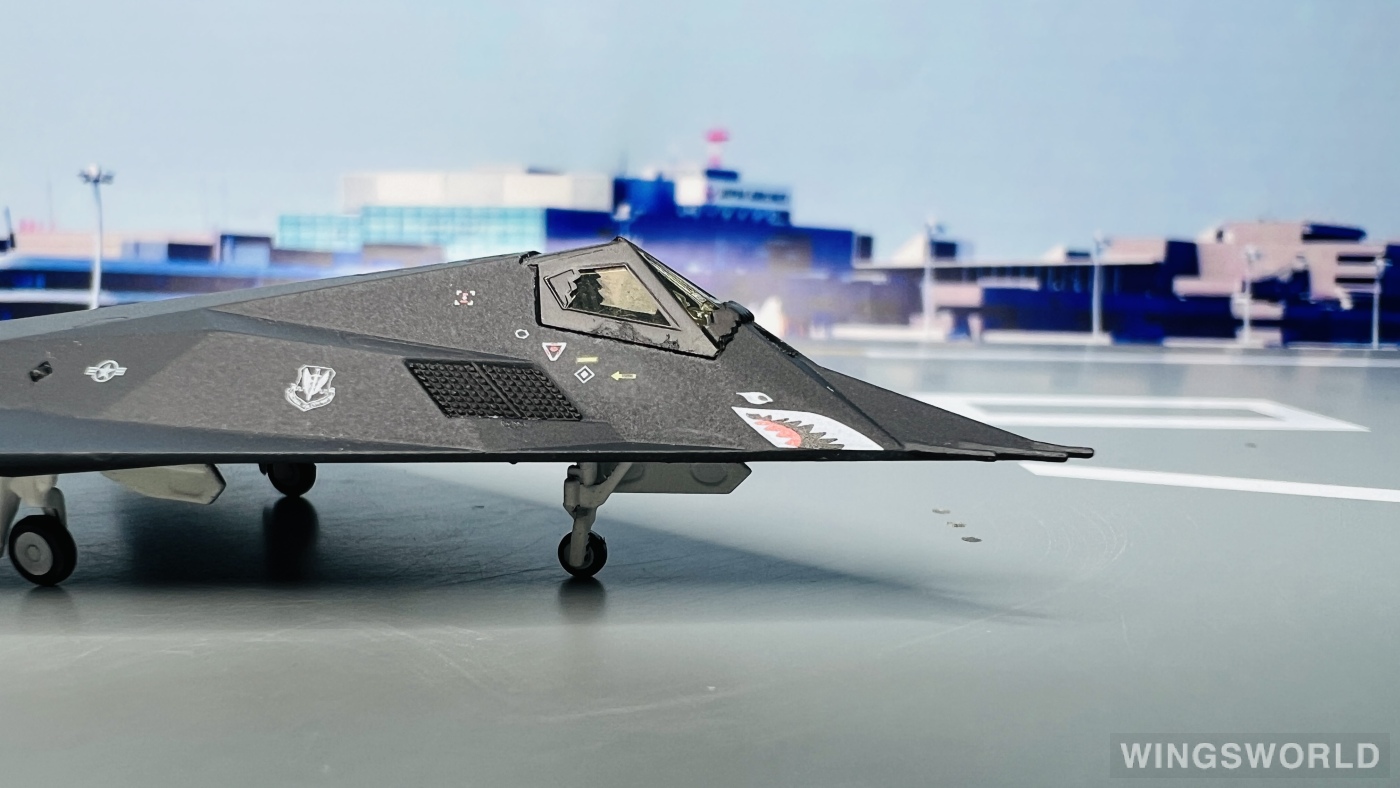 Hogan 1:200 Lockheed F-117 USAF 美国空军HG6511 80-0790 的照片作者