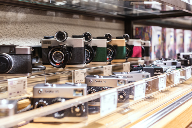 初心者向けのおすすめ「フィルムカメラ」4選！プロに教えてもらいまし