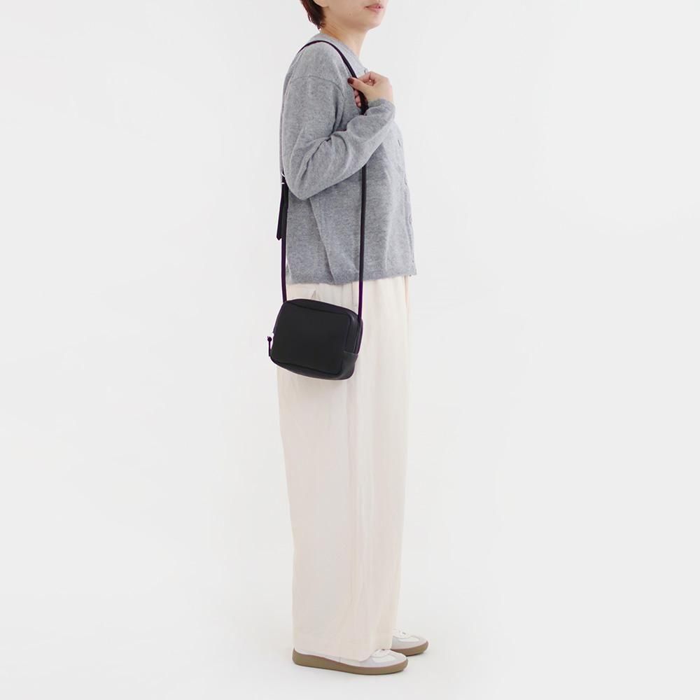 Aeta | スクエアショルダーバッグ Black