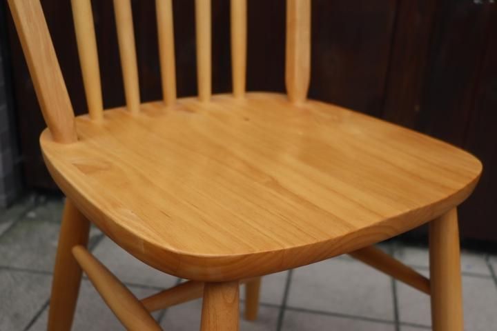 MOMO natural(モモナチュラル)のMARE ROUND CHAIRです。アルダー材を