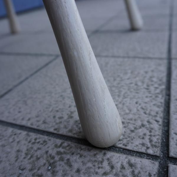 karimoku(カリモク家具)のウィンザーチェア2脚セットです。ゆったりと