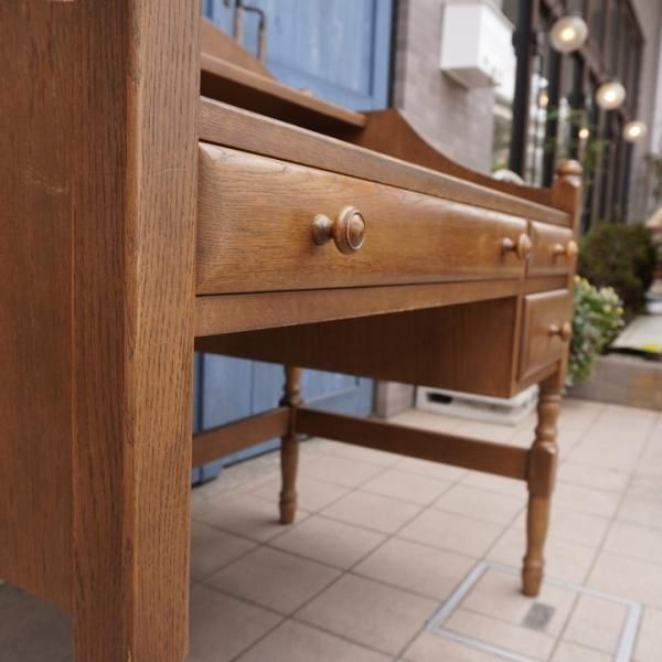 葉山ガーデン取扱いの北海道旭川家具メーカー勇峰工芸のナラ材を使用