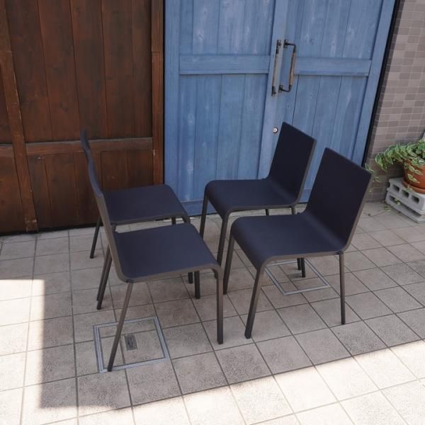 Vitra(ヴィトラ)社の.03(ゼロスリー) 2脚セットです。スタッキングも