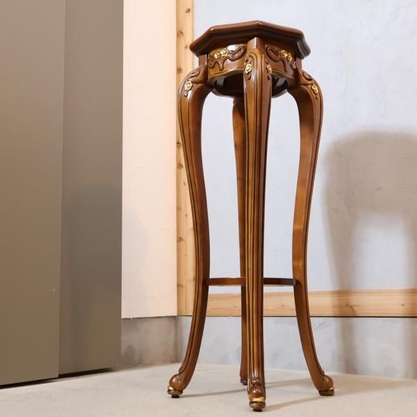 花の装飾が気品のある雰囲気のアンティーク フラワースタンドです