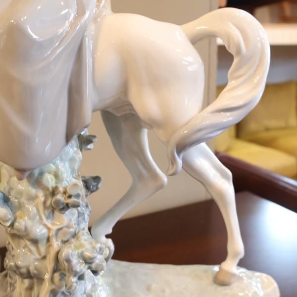 スペインLLADRO(リヤドロ)社の陶器人形の置物『フィギュリン』白い馬の