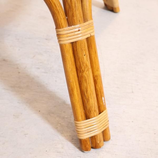 KAZAMA(カザマ)のラタンを使用したリゾートスタイルのガラス円形