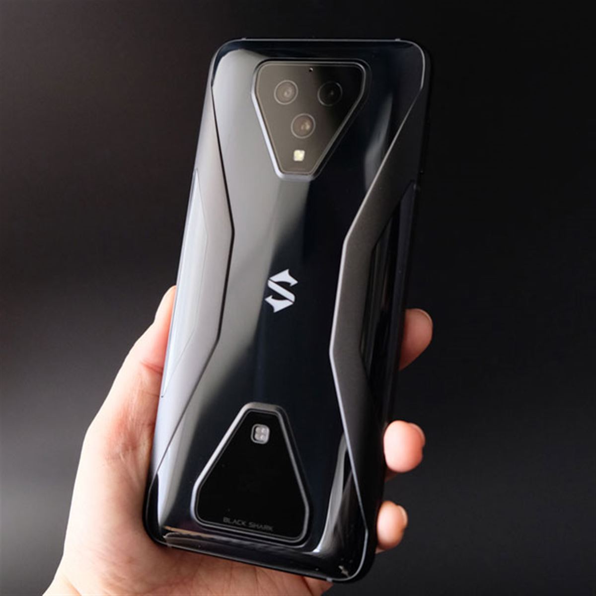 ゲーミングスマホ「Black Shark 3（8GB+128GB）日本モデル」ブラックが