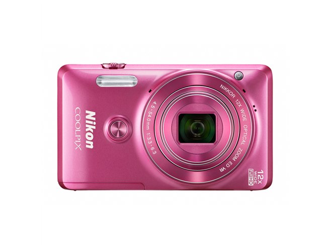 ニコン、3型バリアングル液晶とスタンドが付いた「COOLPIX S6900