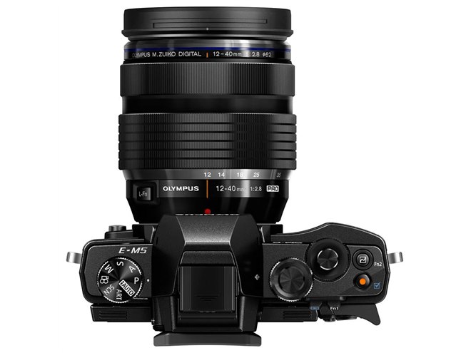 オリンパス、「OM-D E-M5 12-40mm F2.8レンズキット」を3月14日発売