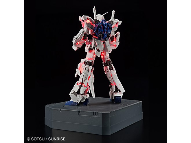 発光する「実物大ユニコーンガンダム」を1/144で再現、ディスプレイ