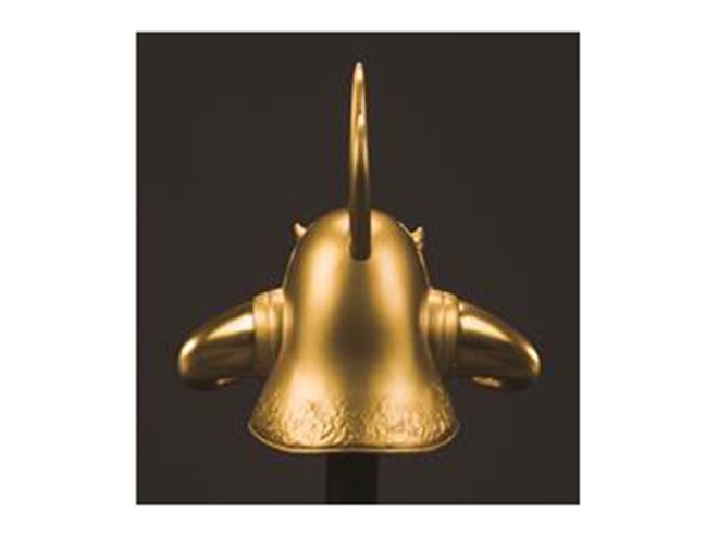 北斗の拳35周年記念、純金製“拳王ラオウ”兜を限定2,500,000円で販売