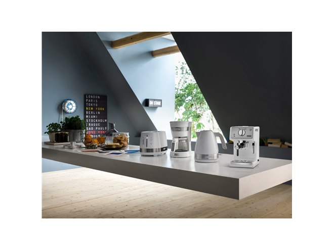 デロンギ、ミルク泡立て用フロッサー付きエスプレッソ・カプチーノ