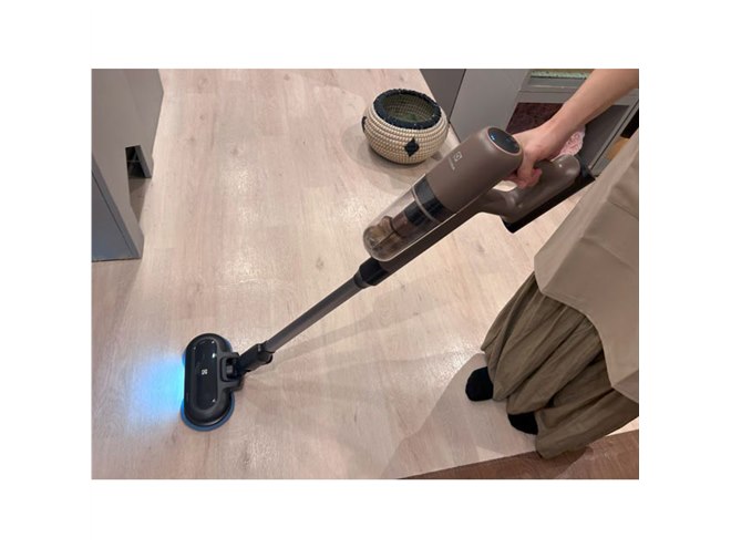 エレクトロラックス、「UltimateHome 700」に水拭きモップノズル付き新