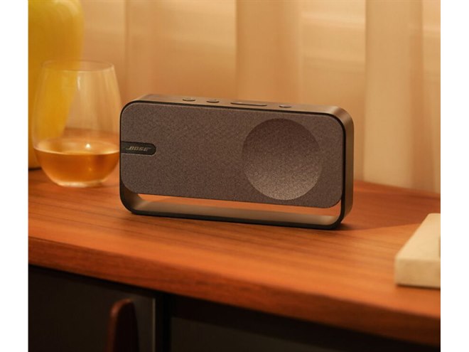 ボーズ、“重低音を振動で再現”するコンパクトな「SoundLink Home