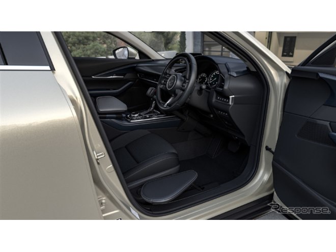 マツダ『CX-30』にも手動運転装置付き車両「SeDV」を新設定 - 価格.com