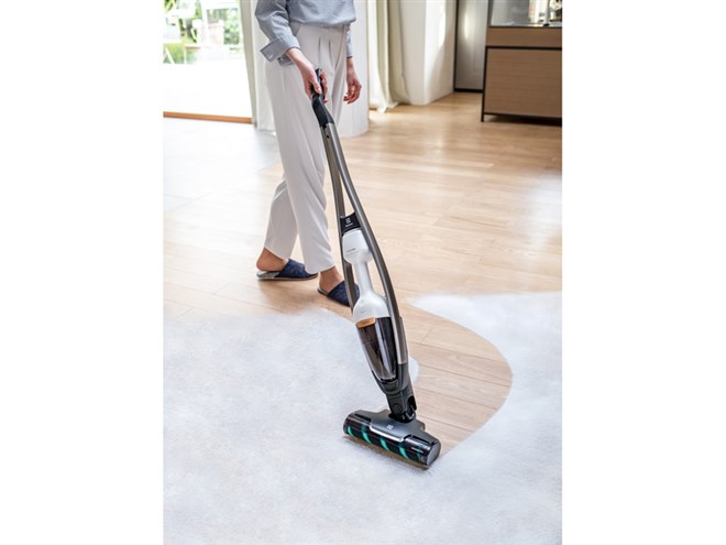 エレクトロラックス、新デザインで仕様も強化したコードレス掃除機