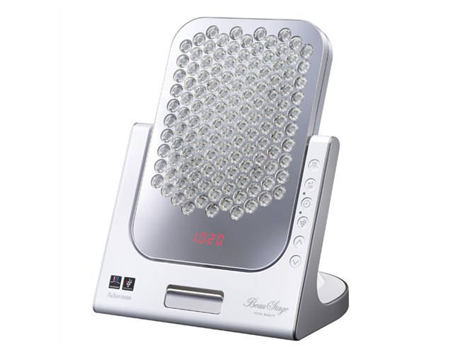 アデランス×シャープ、プラズマクラスター搭載のLED美容照射パネル