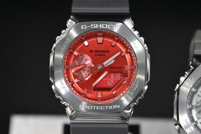 カシオ G-SHOCK Metal Covered GM-2100B-3AJF 価格比較 - 価格.com