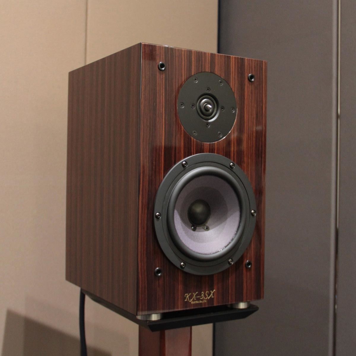 一度は聞いていただきたい！ 密閉型スピーカーの名門、クリプトンの