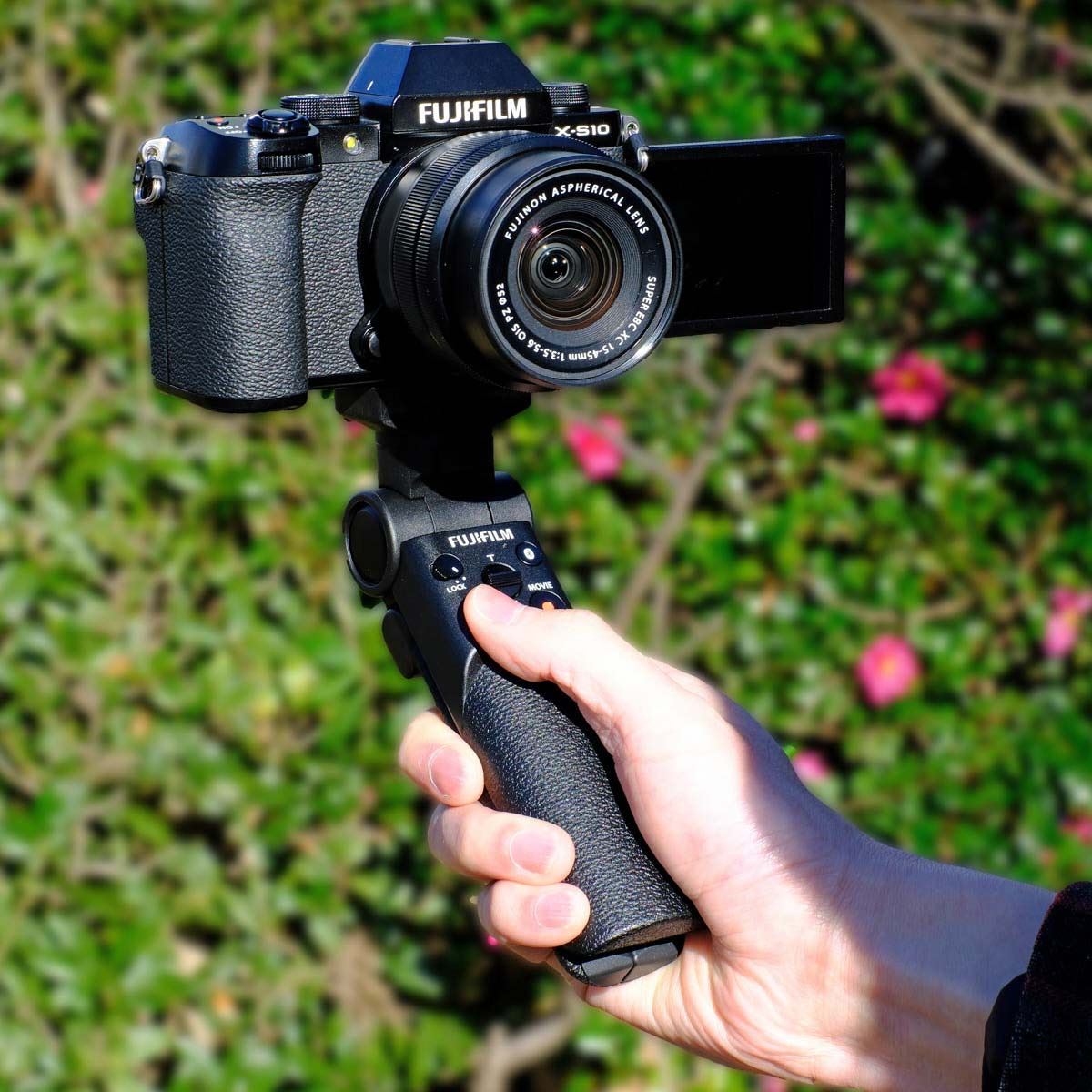 富士フイルム純正の三脚グリップ「TG-BT1」レビュー！ スムーズな片手