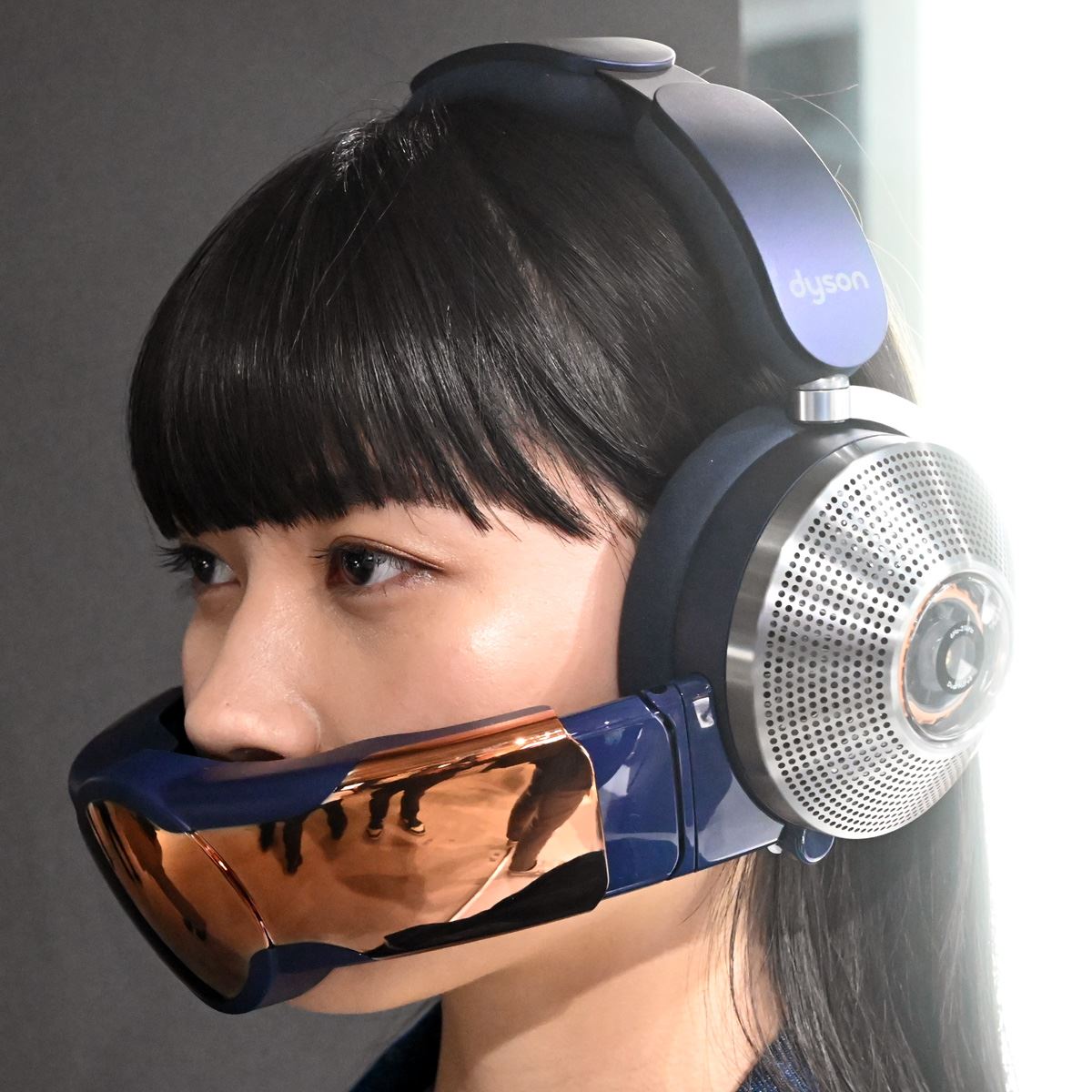 ダイソン空気清浄機能付きヘッドホンが日本上陸！ 最新ロボット掃除機