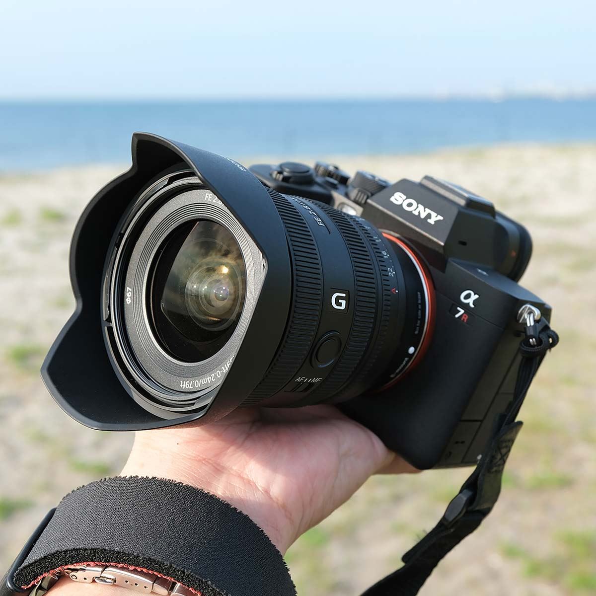 ソニー「FE 16-25mm F2.8 G」の実力は？ 最上位「GMレンズ」と比較した