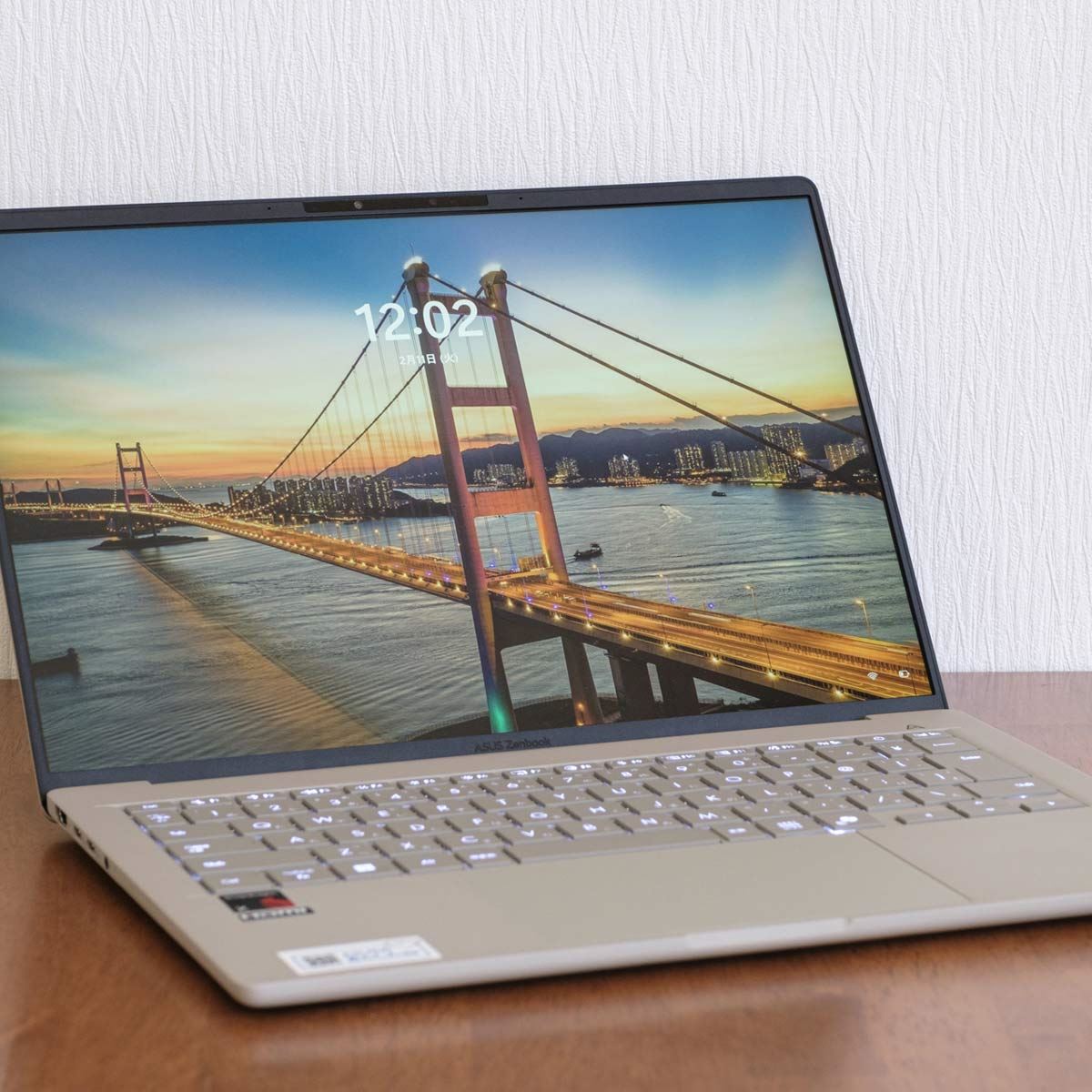 1kg切りで超軽量！ ASUS「Zenbook SORA」は常に持ち歩きたいAI PC