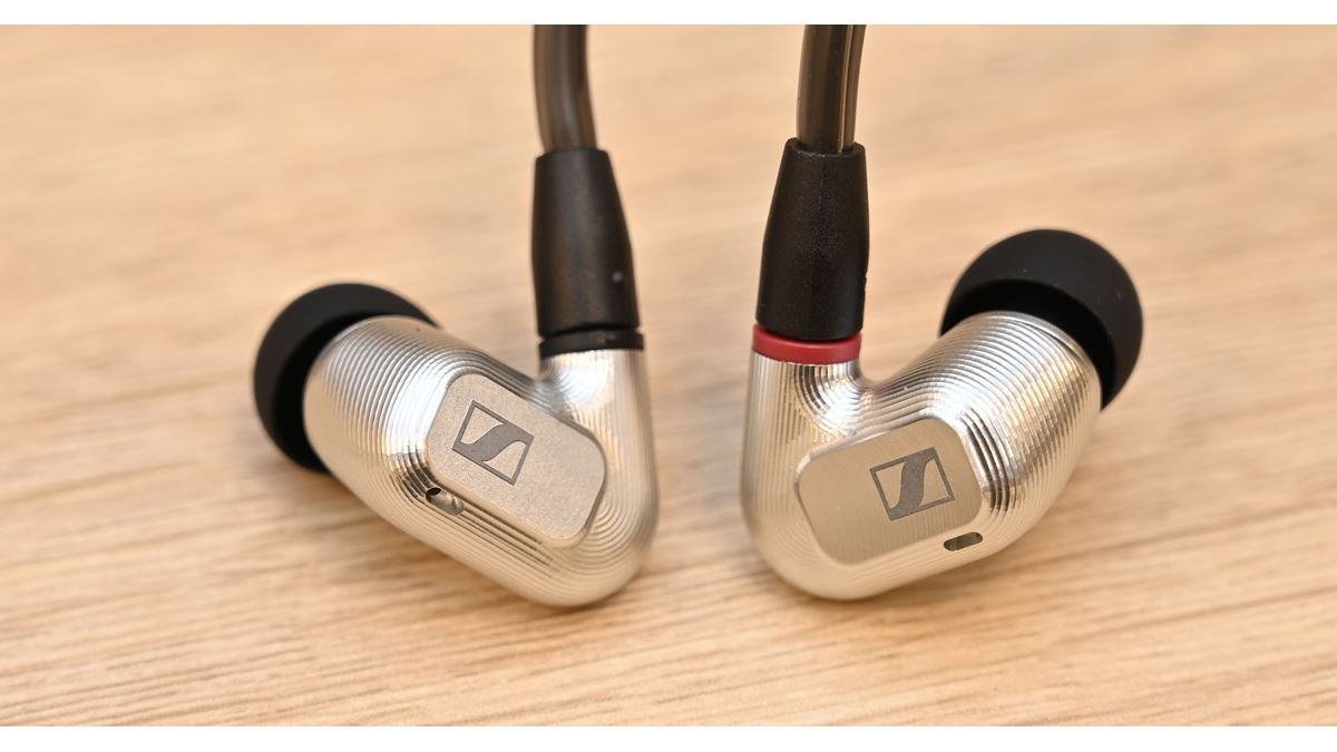 お値段約18万円。ゼンハイザーの新フラッグシップイヤホン「IE 900」の