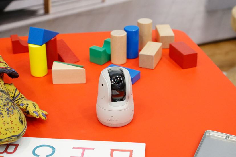 家族の専属カメラマン！ キヤノンが自動撮影カメラ「PowerShot PICK