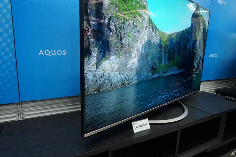 スイーベル対応のシャープのハイクラス4K液晶テレビ「AQUOS US45ライン