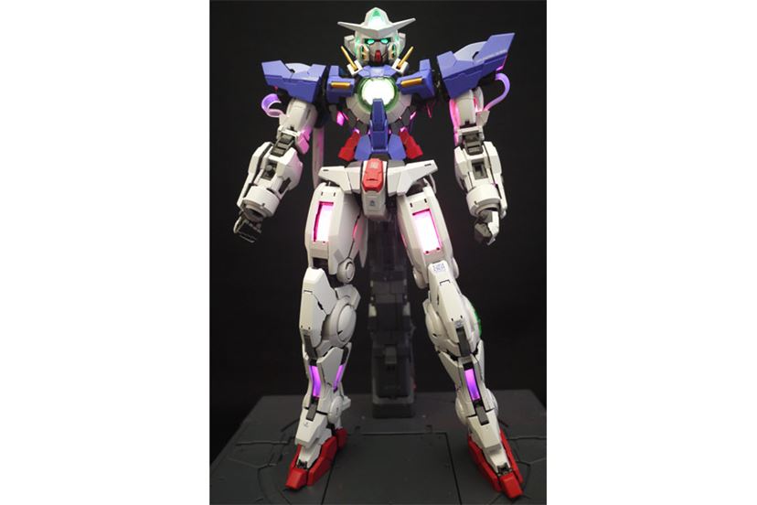 3万円超えの“光る”ガンプラ「PGエクシア」は究極のガンプラだった