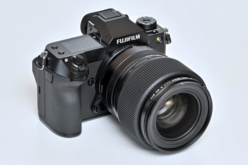 富士フイルム「GFX100S II」最速レビュー！ 前モデルのユーザーは