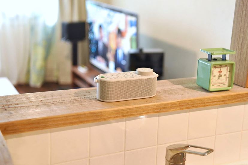 ソニーのお手元テレビスピーカー「SRS-LSR100」は“人の声”が聞き取り