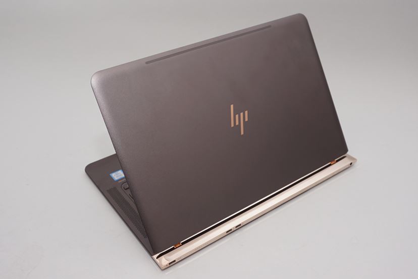 見た目も性能もプレミアムなHPの13.3型モバイルノートPC「Spectre 13