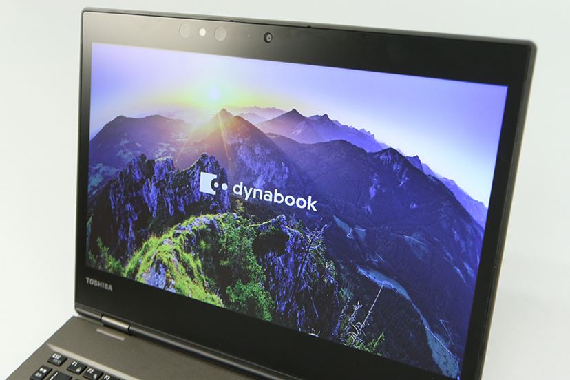 薄くて軽くてバッテリーは17時間！ 東芝の新型2in1「dynabook V82」は