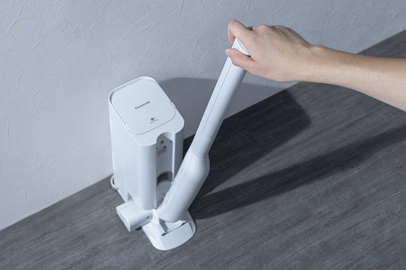 価格.com - [PR企画]パナソニックのセパレート掃除機で“ラクチンお掃除