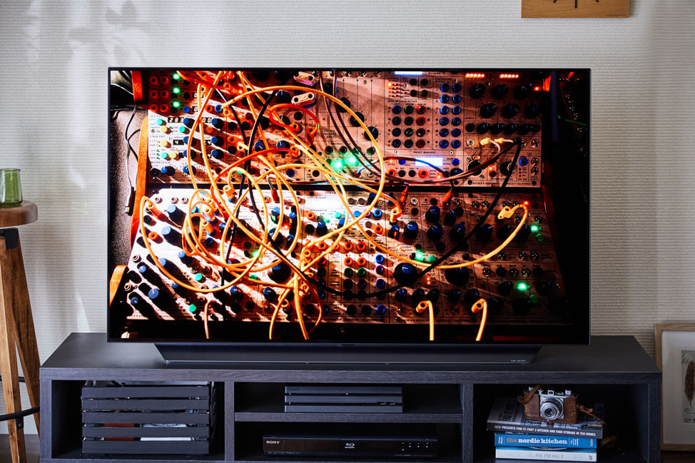 見慣れた映像で極上体験｜LG Electronics OLED55C9PJA｜価格.com