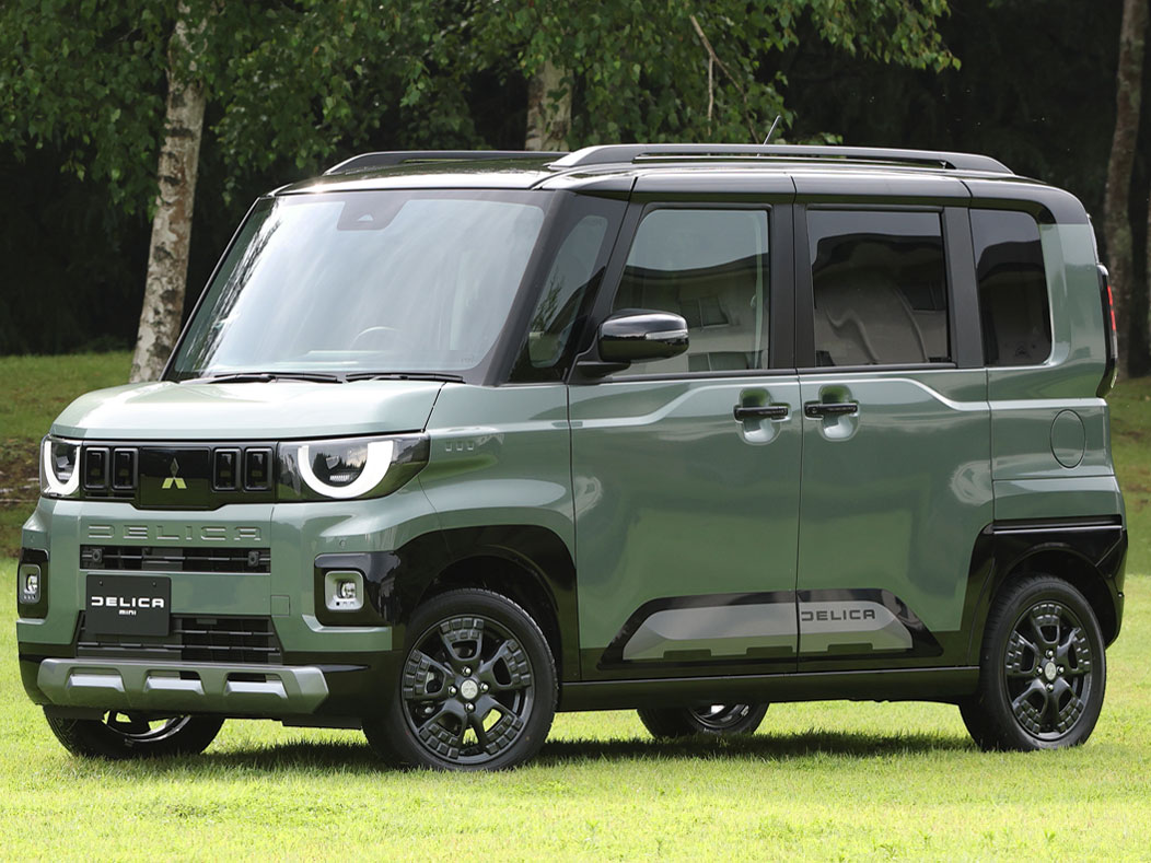 三菱 デリカミニ 2025年モデル T Premium DELIMARU Package 4WDの価格