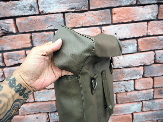 新品 スイス 軍 アーミー バッグ ミリタリー ショルダー ウエスト 軽量